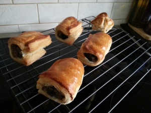 The odd-ends that I baked first - plus a sausage 'puff' lattice made with the scraps.